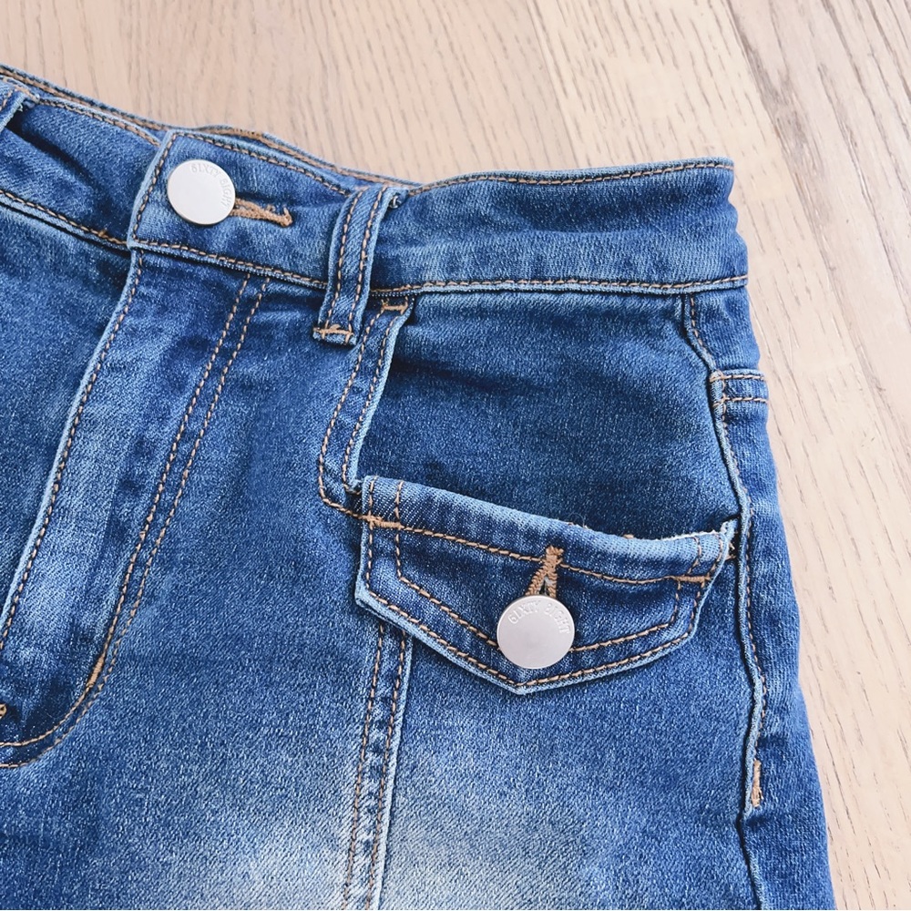 6ixty8ight soft denim mini skirt with layered shorts inside. 99%new condition. - Picture 4 of 8
